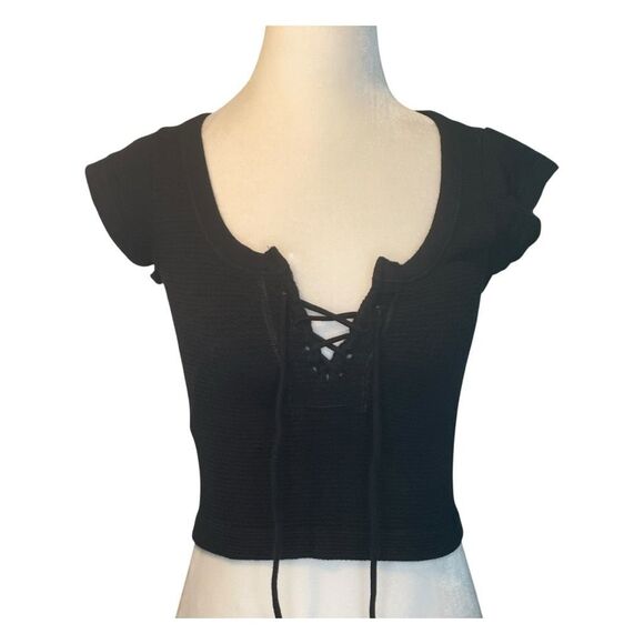 Out From Under Knockout Seamless Lace-Up T-Shirt Black Waffle Knit M - Picture 4 of 11